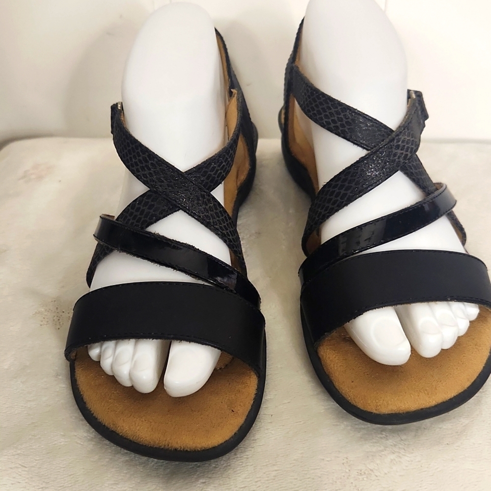 Natural Soul. Black Leather Fishermens Wrap strappy real comfort sandals size 7